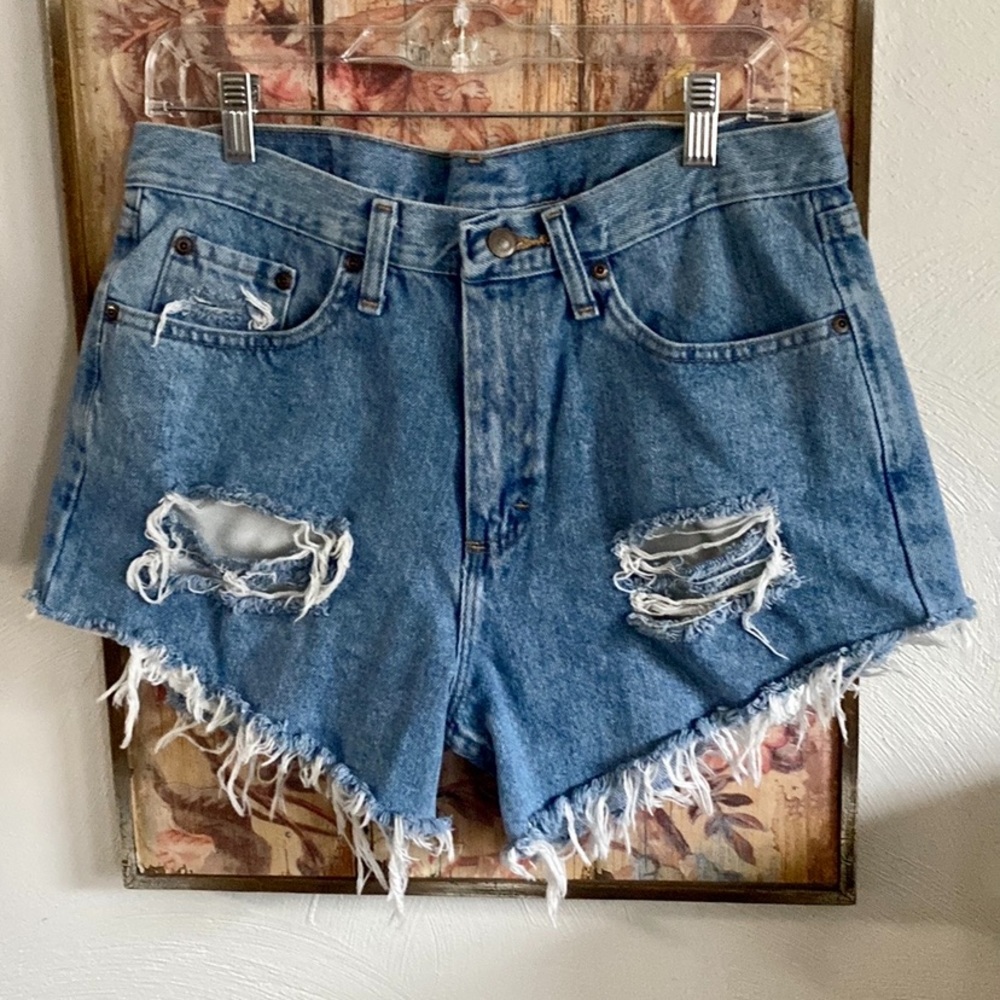 VINTAGE WRANGLER CUTOFF JEAN SHORTS BOHO DISTRESSED CUT OFF MOM SHORTS MED WASH